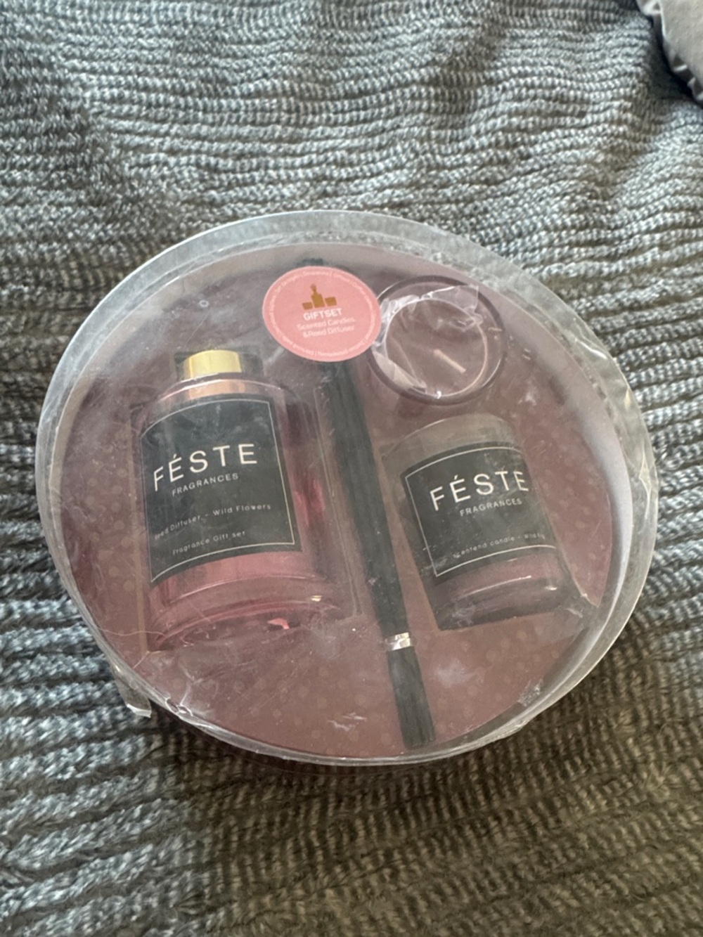 Feste Fragrances Pink Reed Diffuser & Candle Gift Set - Picture 2 of 3